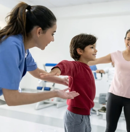 خدمات العلاج الطبيعي في مركز كامبريدج للطب وإعادة التأهيل خدمات العلاج الطبيعي في مركز كامبريدج للطب وإعادة التأهيل